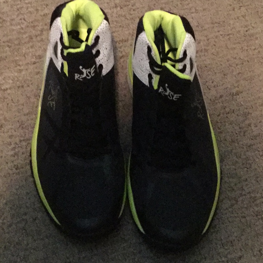 Risewear Basketball shoes